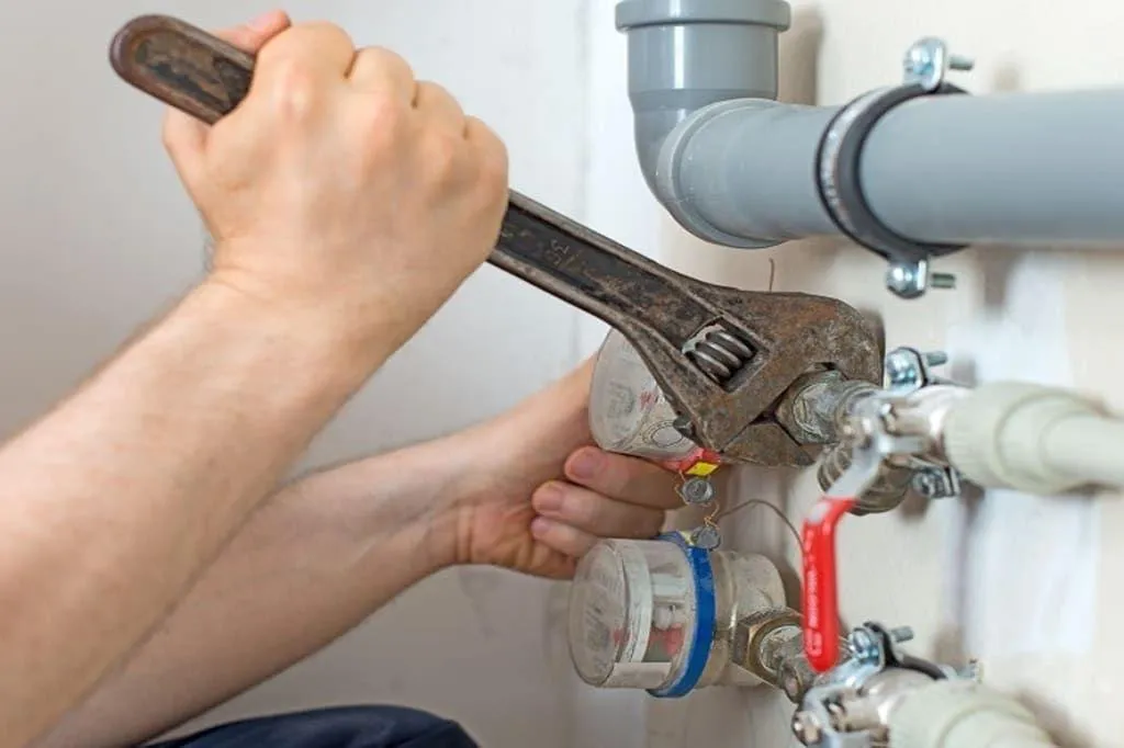 03-professional-water-leak-and-pipe-repair-service