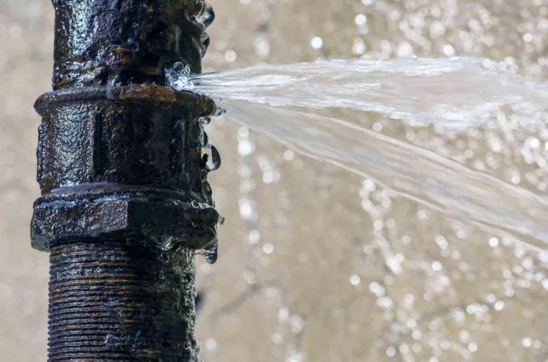 03-professional-water-leak-and-pipe-repair-service