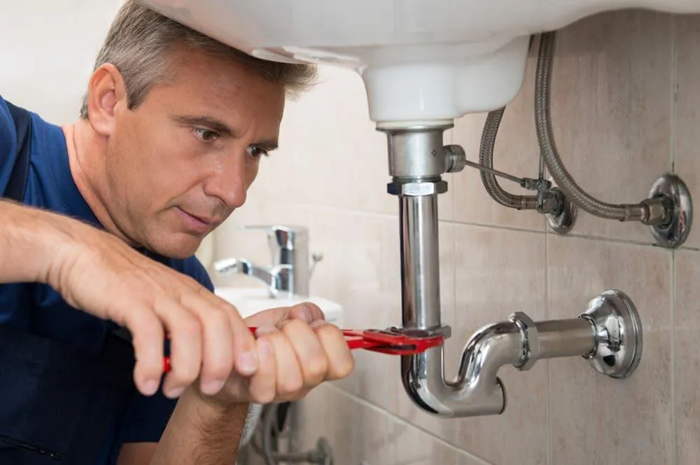 03-professional-water-leak-and-pipe-repair-service